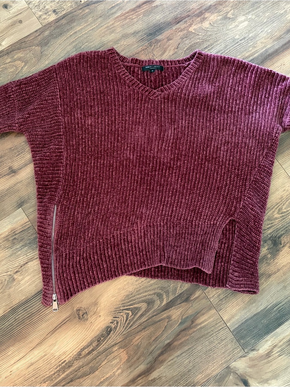 Romeo & Juliet Couture Burgundy Chenille V-Neck Sweater with Side Zipper